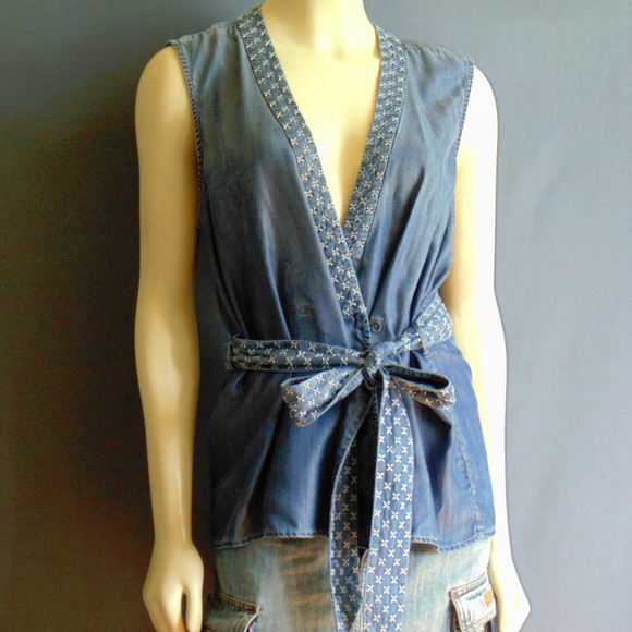 Anthro Holding Horses Chambray Stitch Wrap Top M - Picture 3 of 6